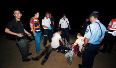 بالصور: العثور على جثة غريق على شاطئ "منتريه" في مدينة يافا 